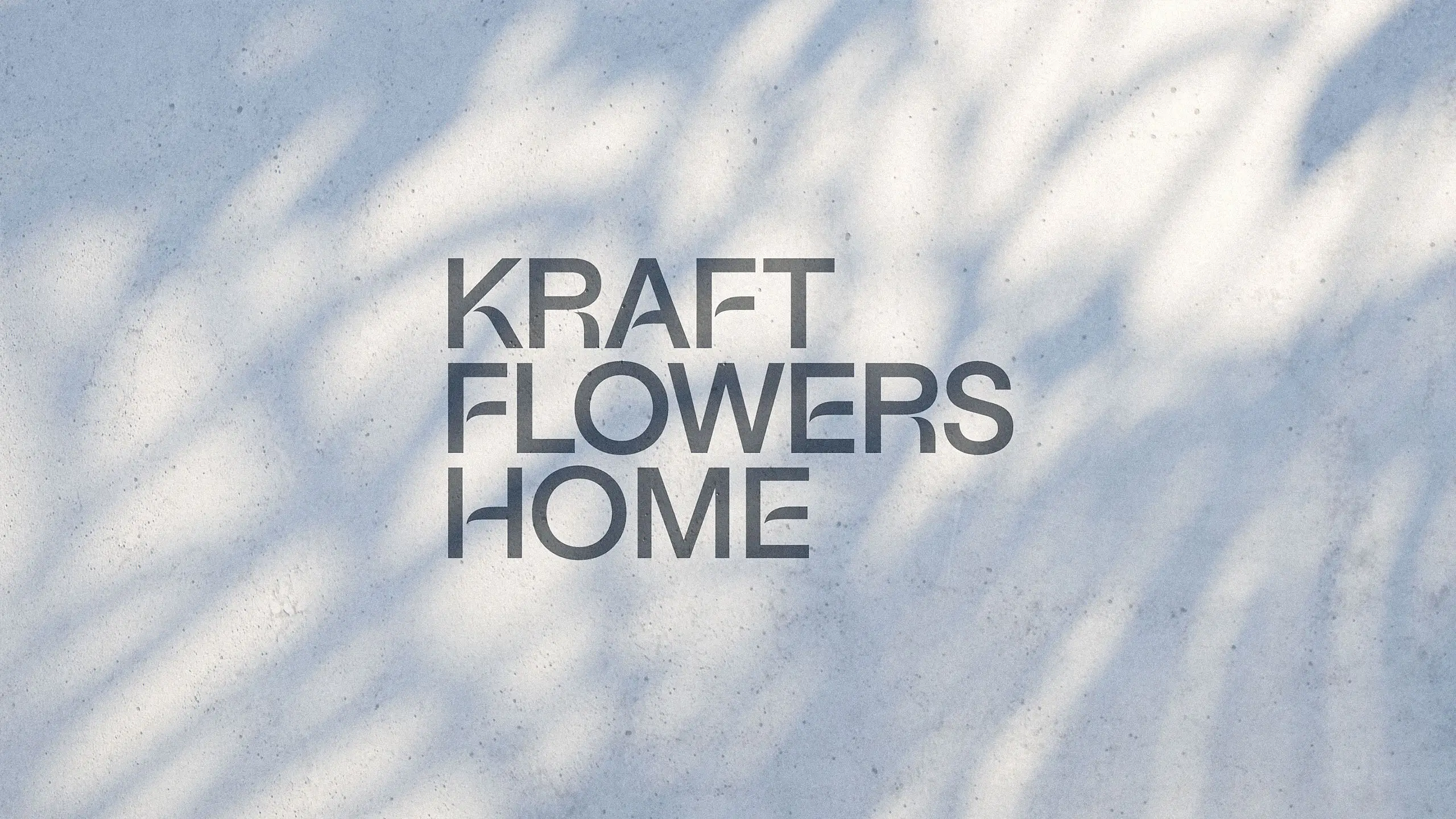 Логотип Kraft Flowers Home на фактурной стене